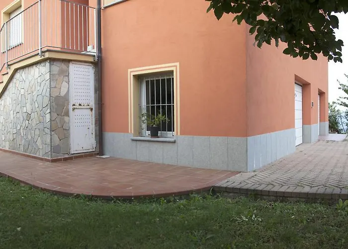 Alba In Langhe Bed & Breakfast 3*